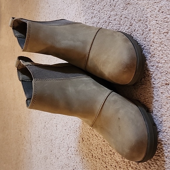 Sorel Wedge Boots - Picture 2 of 11